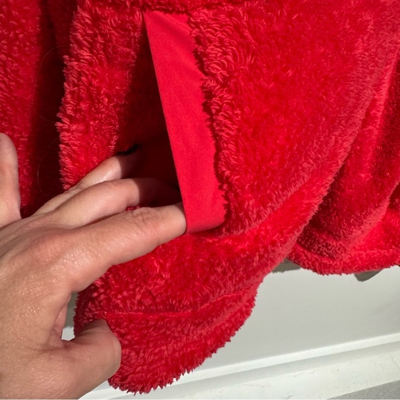 All in Motion Women’s Vibrant Red Fleece Pullover with Pockets. Size Large - Picture 5 of 9